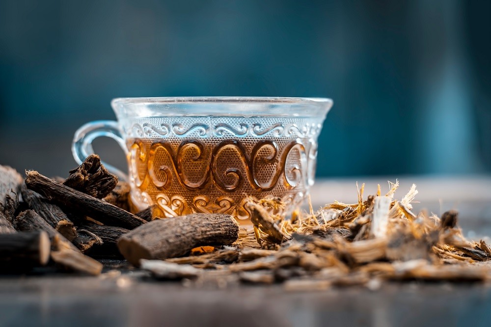 Cele mai bune ceaiuri de plante pe care să le bei dacă suferi de hipotiroidism