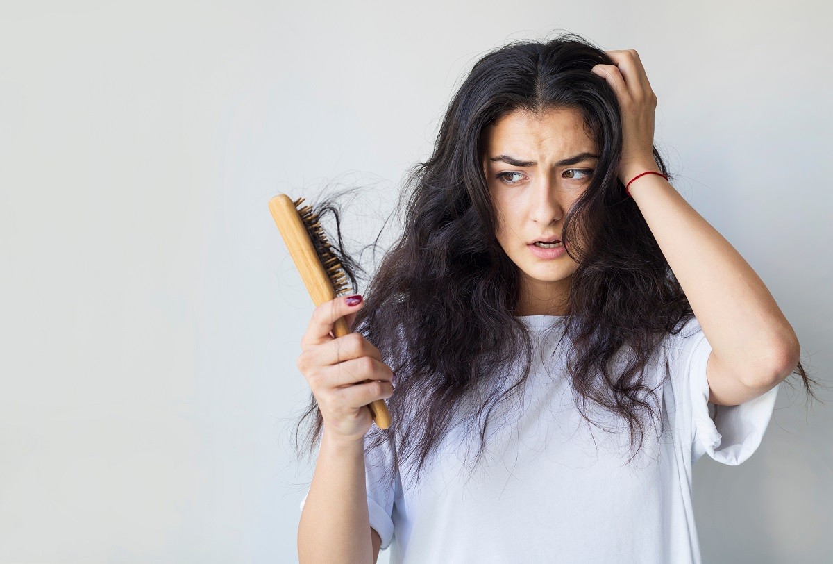 Cum să combați căderea părului la începutul sezonului de toamnă. Remedii naturiste eficiente